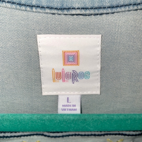 EUC LuLaRoe Harvey Southwestern Embroidered Light Wash Jean Jacket Size Large - Picture 2 of 6